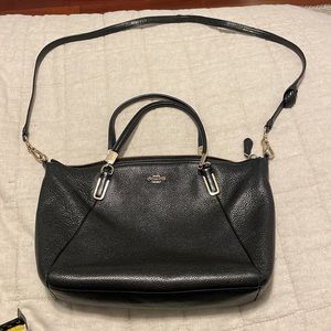 Black medium size leather Coach Handbag with shoulder strap